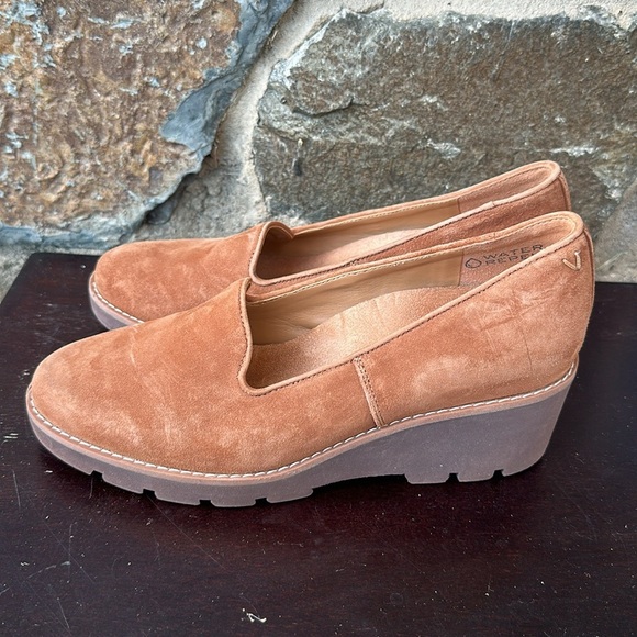 Vionic Women's 'Willa' Wedge Loafer in Toffee Tan/Brown Size - Picture 5 of 10